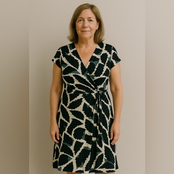 Planet Patterned Dress with Belt Detail - Size CAD 8 / EU 36 - Picture 1 of 7